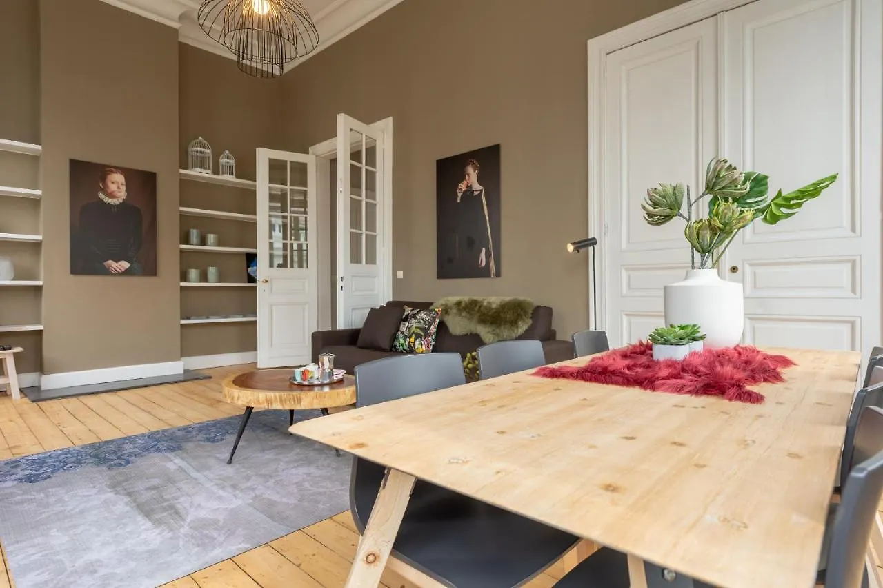 Smartflats - Theatre Antwerp Apartment